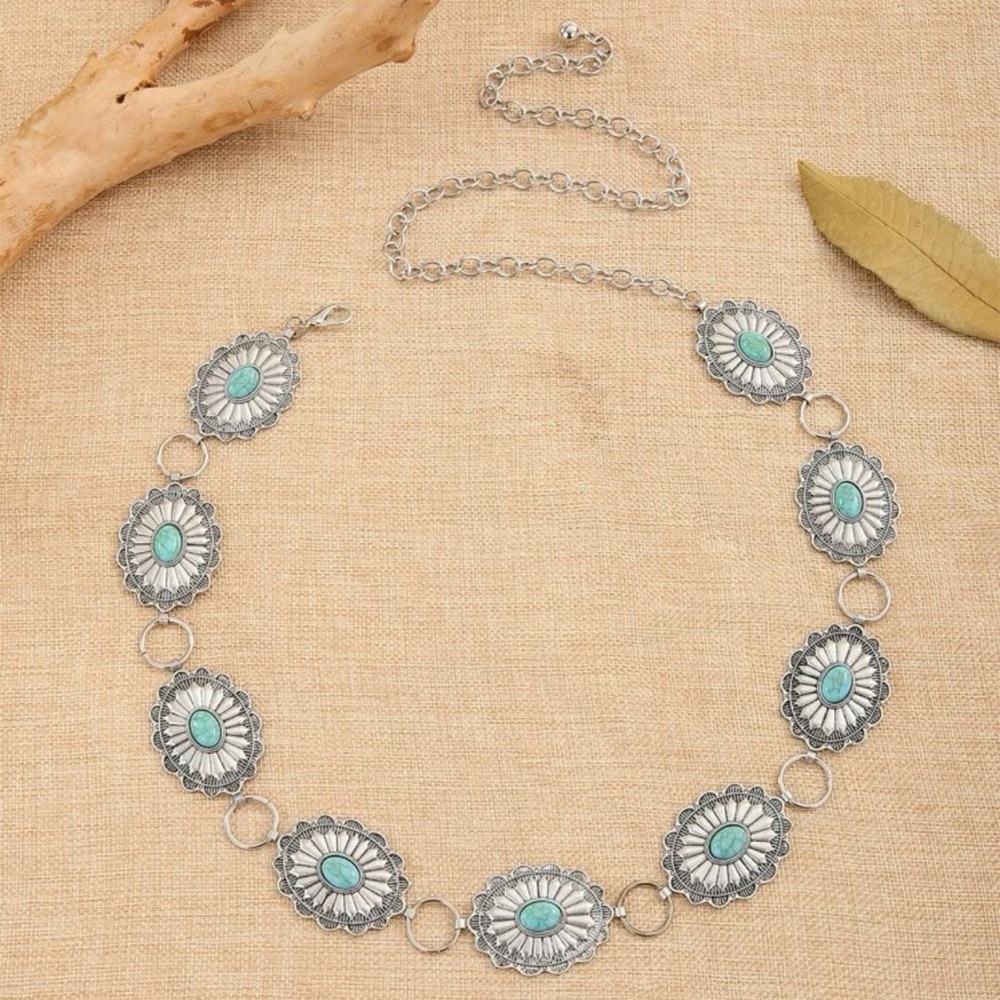 SHEIN Turquoise Conch Chain Belt